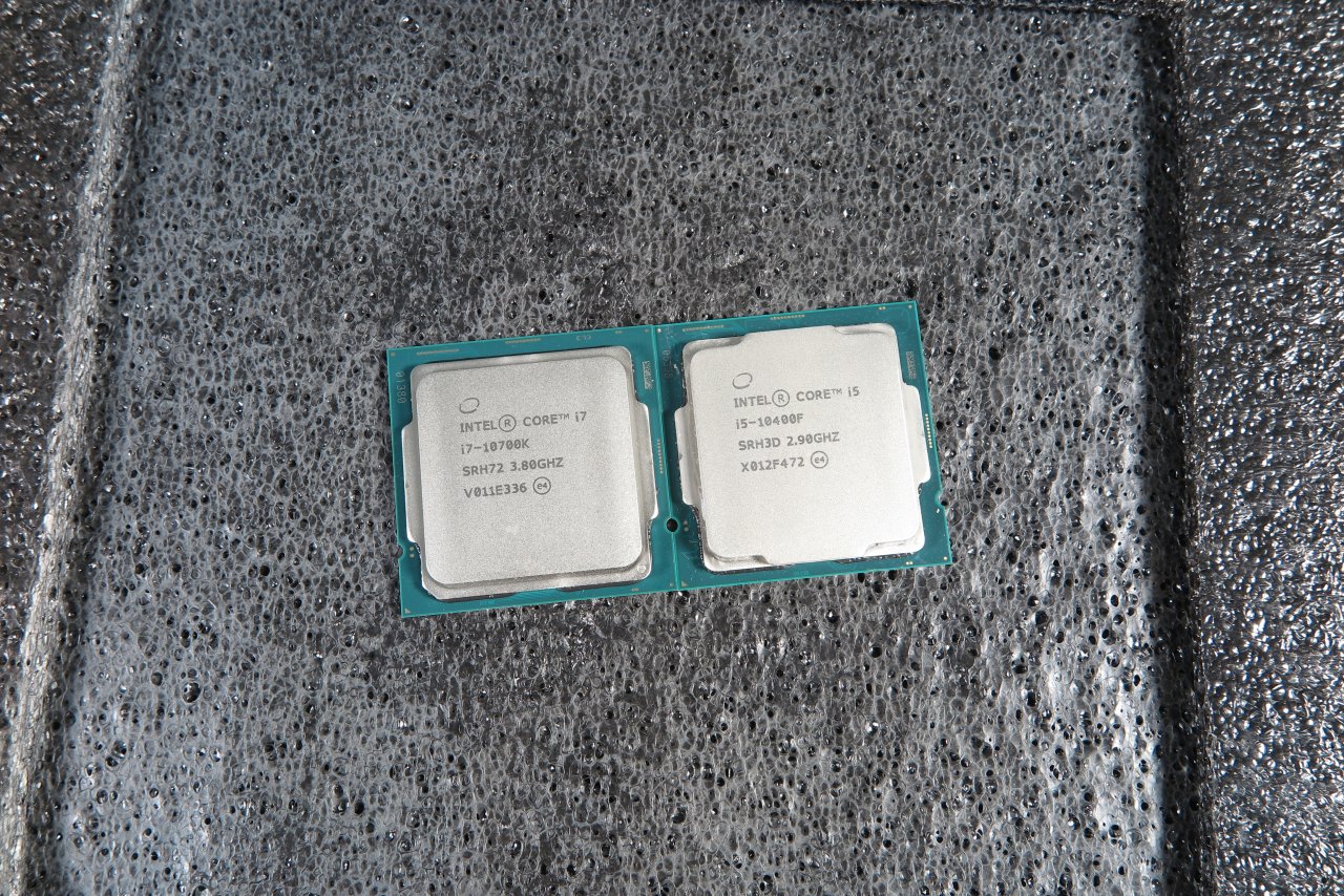 [12/06/2020] Vor etwa zwei Jahren erschienen und noch immer Top beim Preis-Leistungs-Verhältnis ist der Core i5-10400F (rechts im Bild)