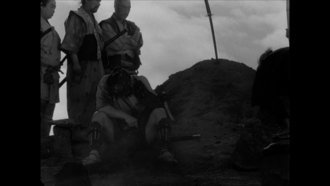 [17/07/2020] Auch Samurai sind nicht unsterblich. In Seven Samurai werden die Krieger mit ihrem Schwert bestattet.