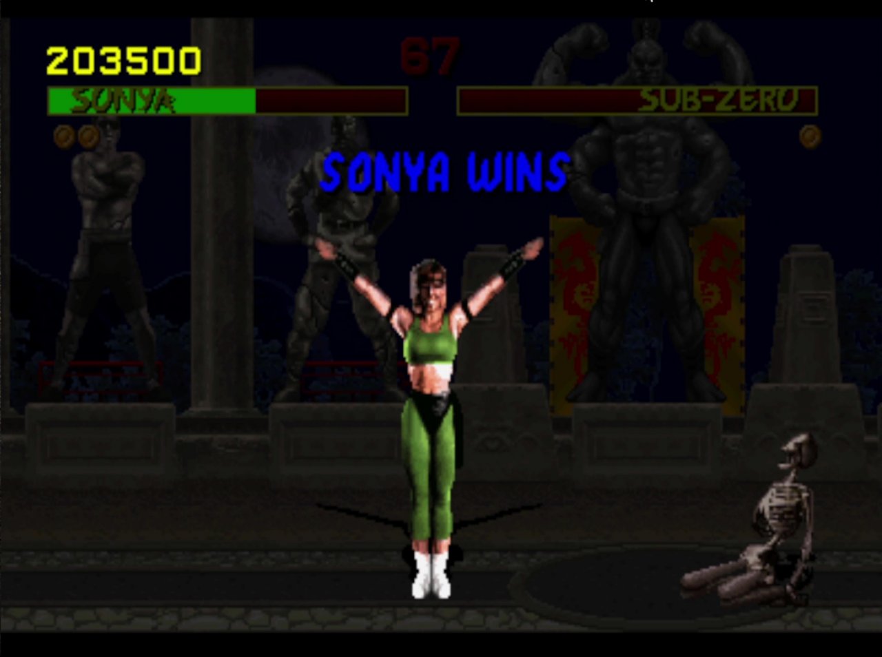 [21/05/2021] Heute sieht das Skelett, das im ersten Mortal Kombat nach Sonyas Fatality Move übrigbleibt, eher lächerlich aus. Doch in den 1990er-Jahren sorgte die Gewaltdarstellung für eine einschneidende Gesetzesänderung in den USA. &nbsp;
