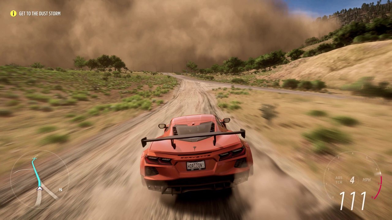 [25/08/2021] Mitten in den Sturm: Eines der großen Highlights in Forza Horizon 5 sind die vielen Naturspektakel, die sich in Form von tropischem Regen oder Sandstürmen zeigen.&nbsp;