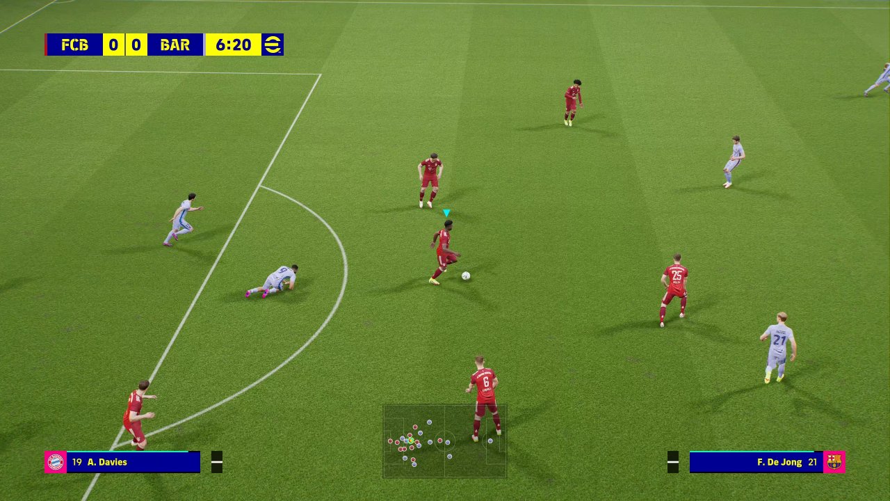 [04/10/2021] Die Standard-Kamera von eFootball 2022 zoomt bei Zweikämpfen näher an die Action auf dem Platz heran. Mitunter kann das ganz schön nerven.