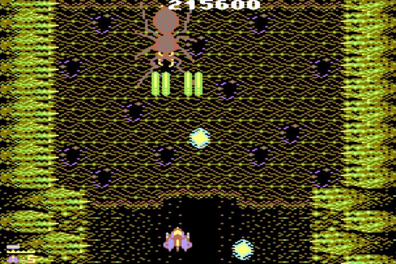 [08/10/2021] Ein spinnerter Levelboss spuckt Giftkugeln, das Raumschiff kontert mit grünen Laserstrahlen. Sarah Jane Avery hat sich für das Shoot ’em up Zeta Wing vom Arcade-Shooter Gemini Wing (1987) inspirieren lassen. &nbsp;