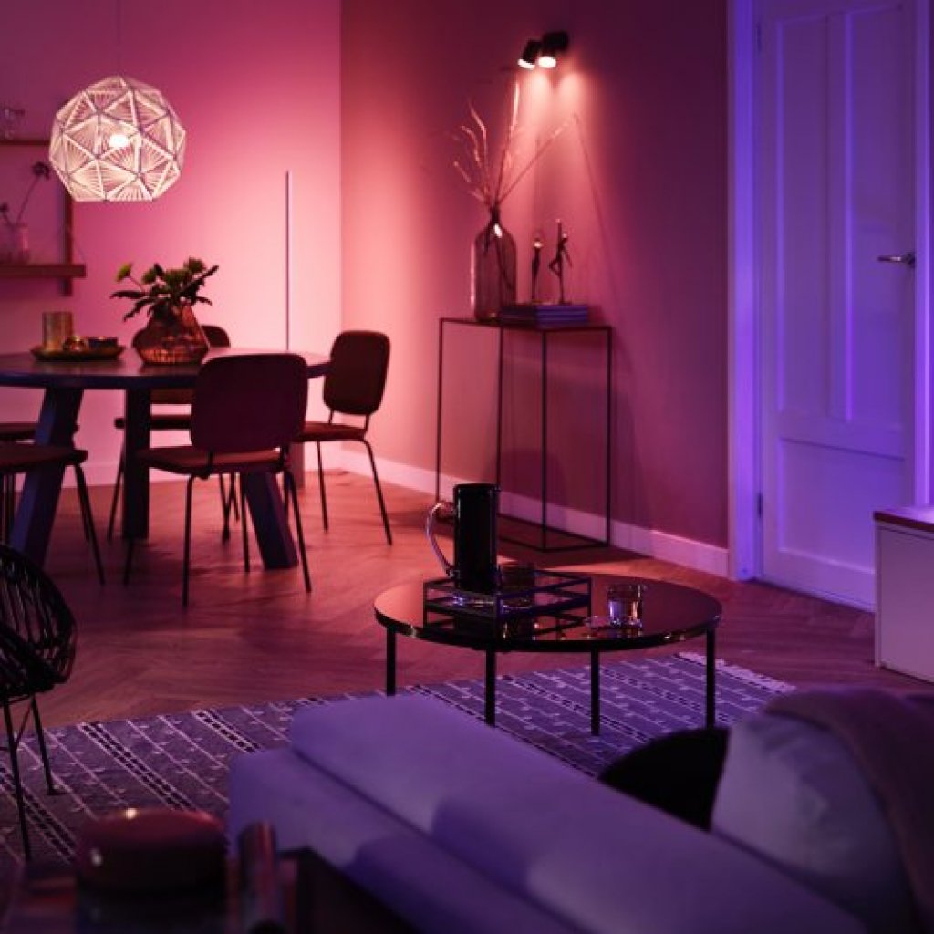 [05/01/2022] Mit smarten LED-Lampen von Philips Hue passt man die Raumbeleuchtung seiner jeweiligen Stimmung an - oder umgekehrt.