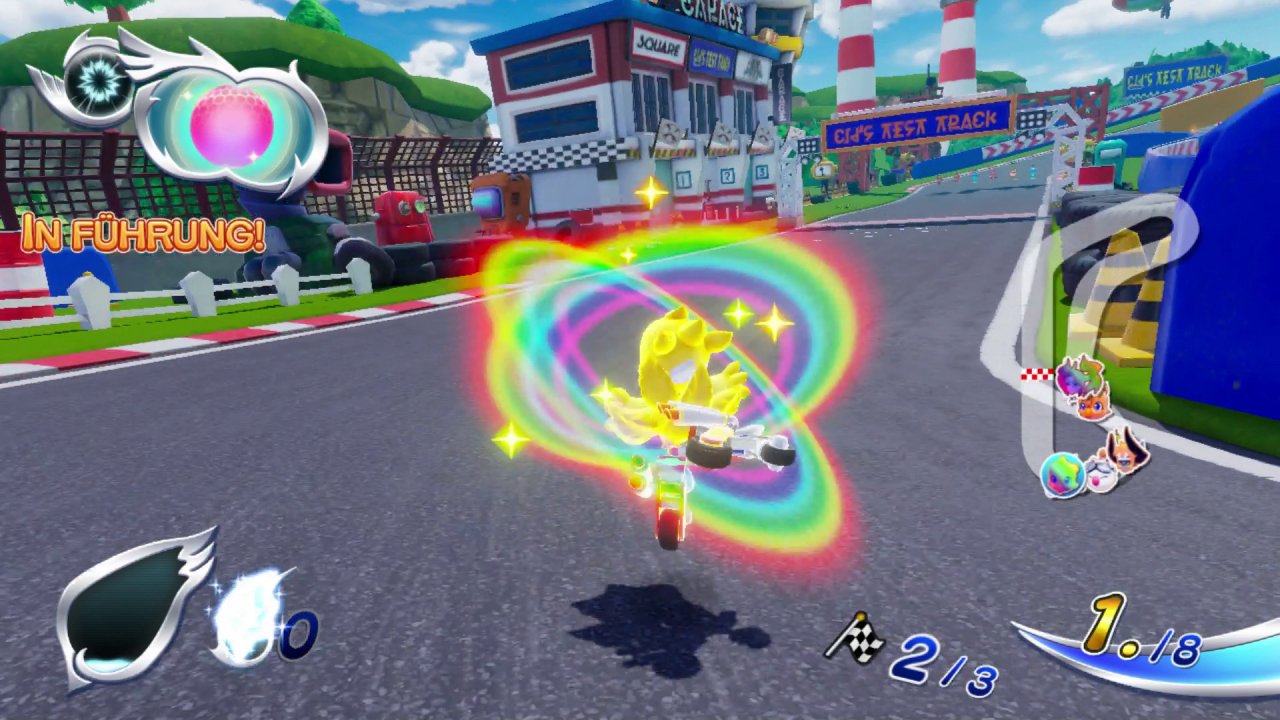 [02/03/2022] Während des Choco-Sprint hüpft Chocobo fröhlich auf der Strecke dahin und hinterlässt dabei bunte Regenbogen-Ringe. Fahren andere Spieler durch sie hindurch, erhalten sie einen Geschwindigkeits-Boost.