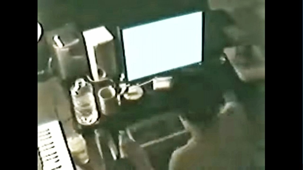 [08/04/2022] Teil des Trailers für den Handheld ND war eine Zeitrafferaufnahme, die Pelloni bei der Arbeit an Bob’s Game an seinem Rechner sitzend zeigte.