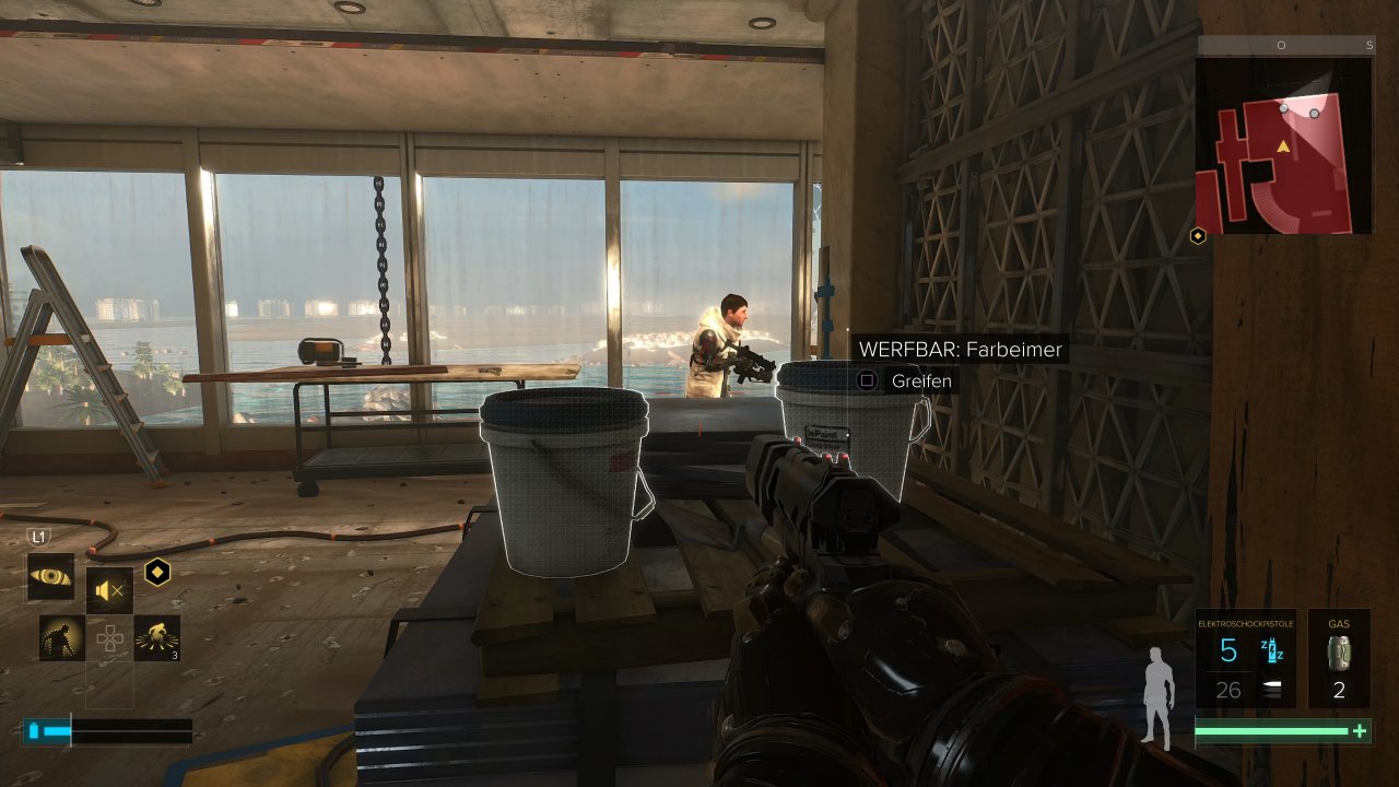 [30/06/2022] Auch Ablenkung ist ein großer Bestandteil des Stealth-Gameplays. In Deus Ex: Mankind Divided lassen sich etliche Gegenstände dafür benutzen.