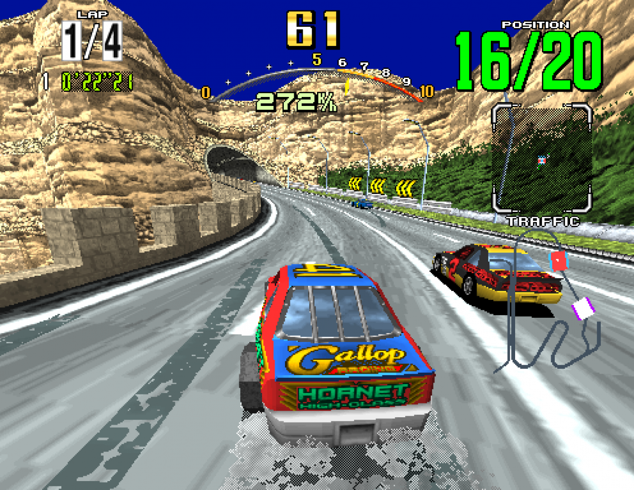 [28/06/2022] Daytona USA (1994) ist der Debütttel für Segas Texture-Mapping-fähige Model-2-Platine und wird von Yu Suzuki zusammen mit Toshihiro Nagoshi produziert. Um die drei Rennstrecken zu erschaffen, nutzt das Team schon damals Satellitenfotos.