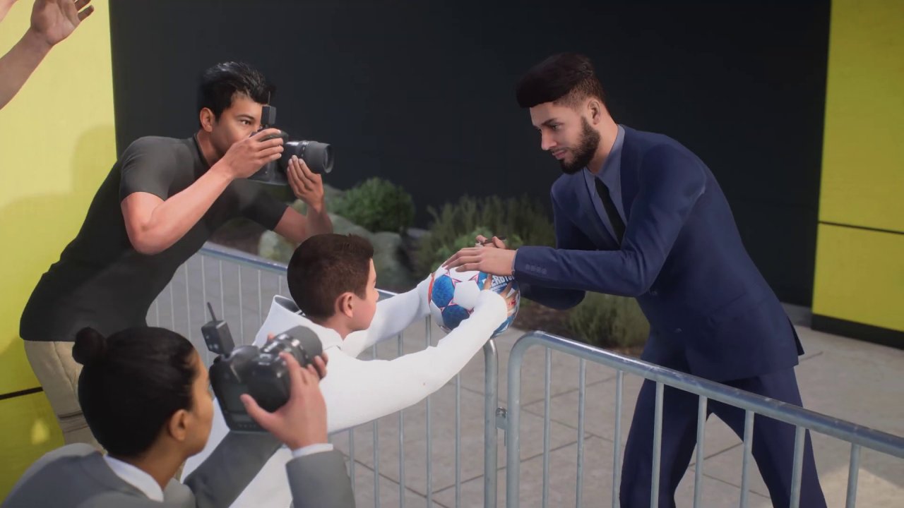 [01/08/2022] Wenn ihr in der Trainerkarriere einen neuen Topspieler verpflichtet, wird dieser in einer schicken Zwischensequenz Fans und Presse vorgestellt.