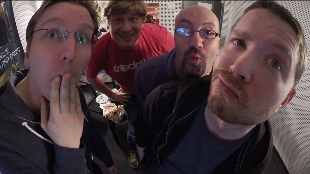 [27/09/2022] Irgendwann haben wir auch mal mit einem Video-Podcast experimentiert. Die Kamera machte uns scheinbar Angst.&nbsp;