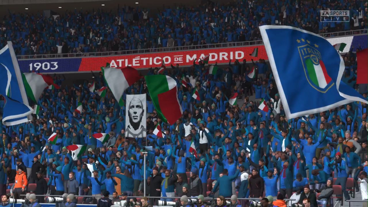 [30/09/2022] Über die Jahre erweiterte EA Sports die Darstellung des virtuellen Publikums. In FIFA 23 herrscht auf den Rängen deutlich mehr Leben und die Fans reagieren dynamisch auf die Entwicklungen auf dem Platz.