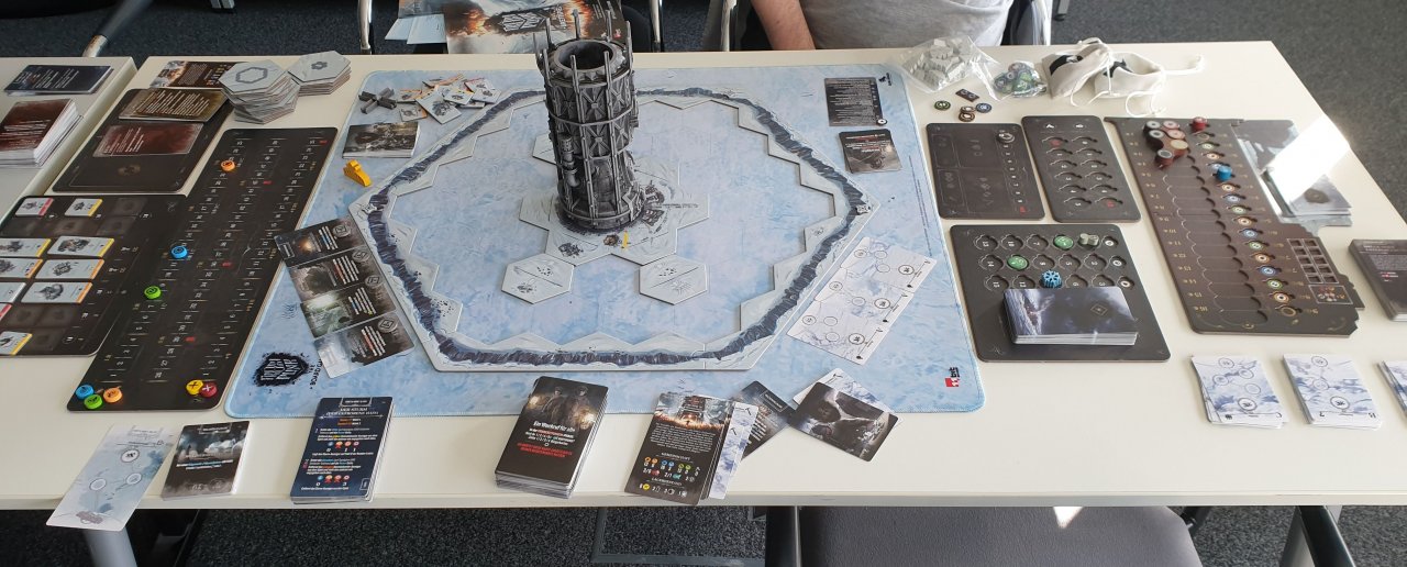[16/11/2022] Alle relevanten Spielmaterialen fürs Basisspiel aufgebaut.
