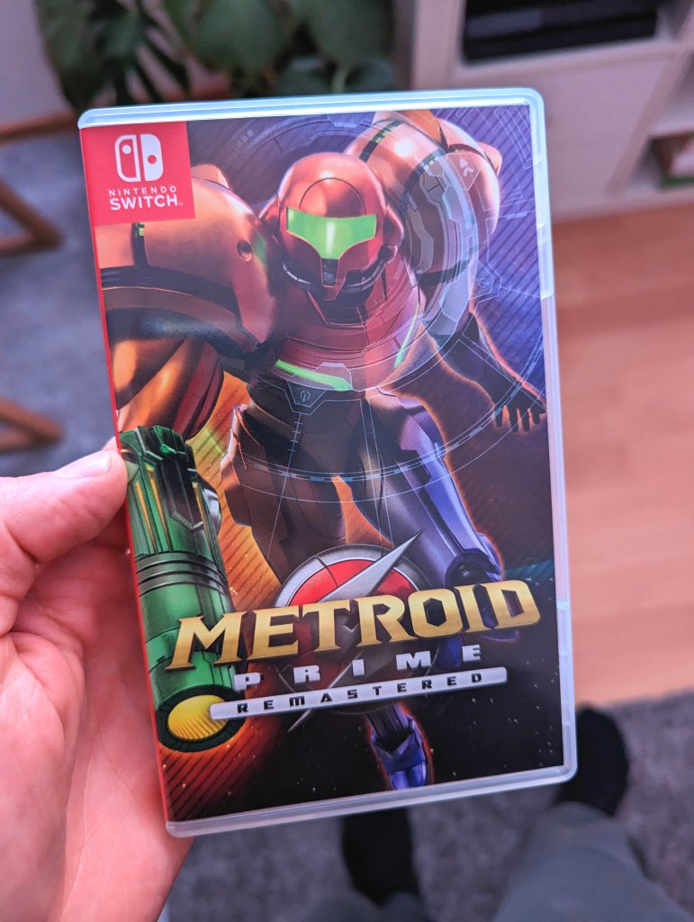 Das Nintendo-Switch-Spiel Metroid Prime Remastered in der physischen Cartridge-Version.