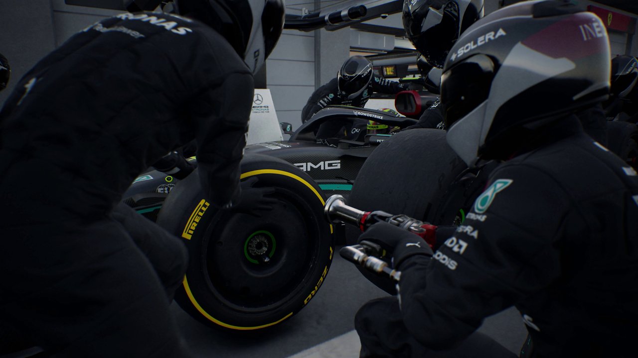 Mercedes beim Boxenstopp