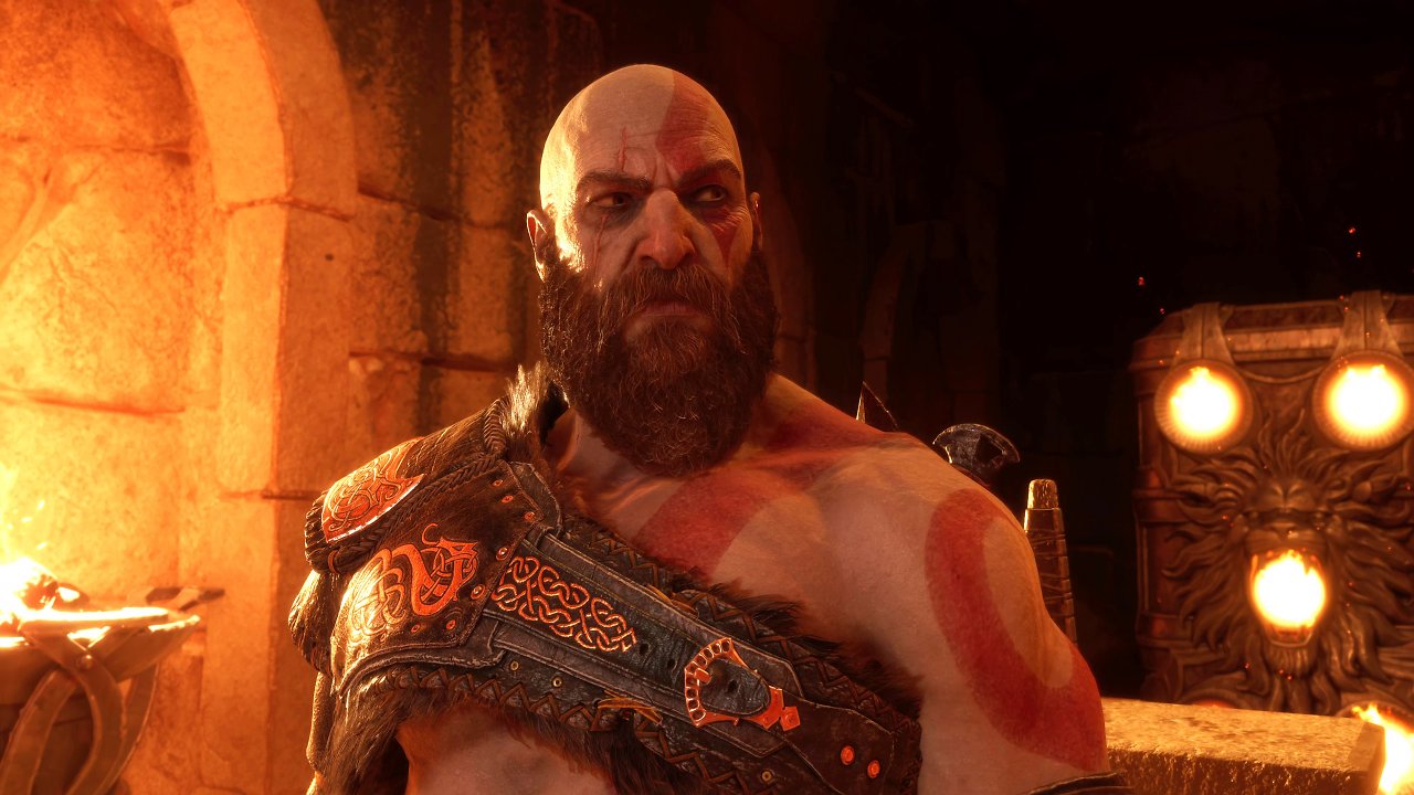 Kratos blickt mürrisch in die Ferne