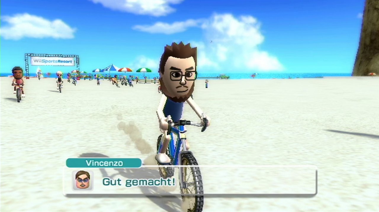 Das Ende des Fahrradrennens am Strand von Wuhu Island.