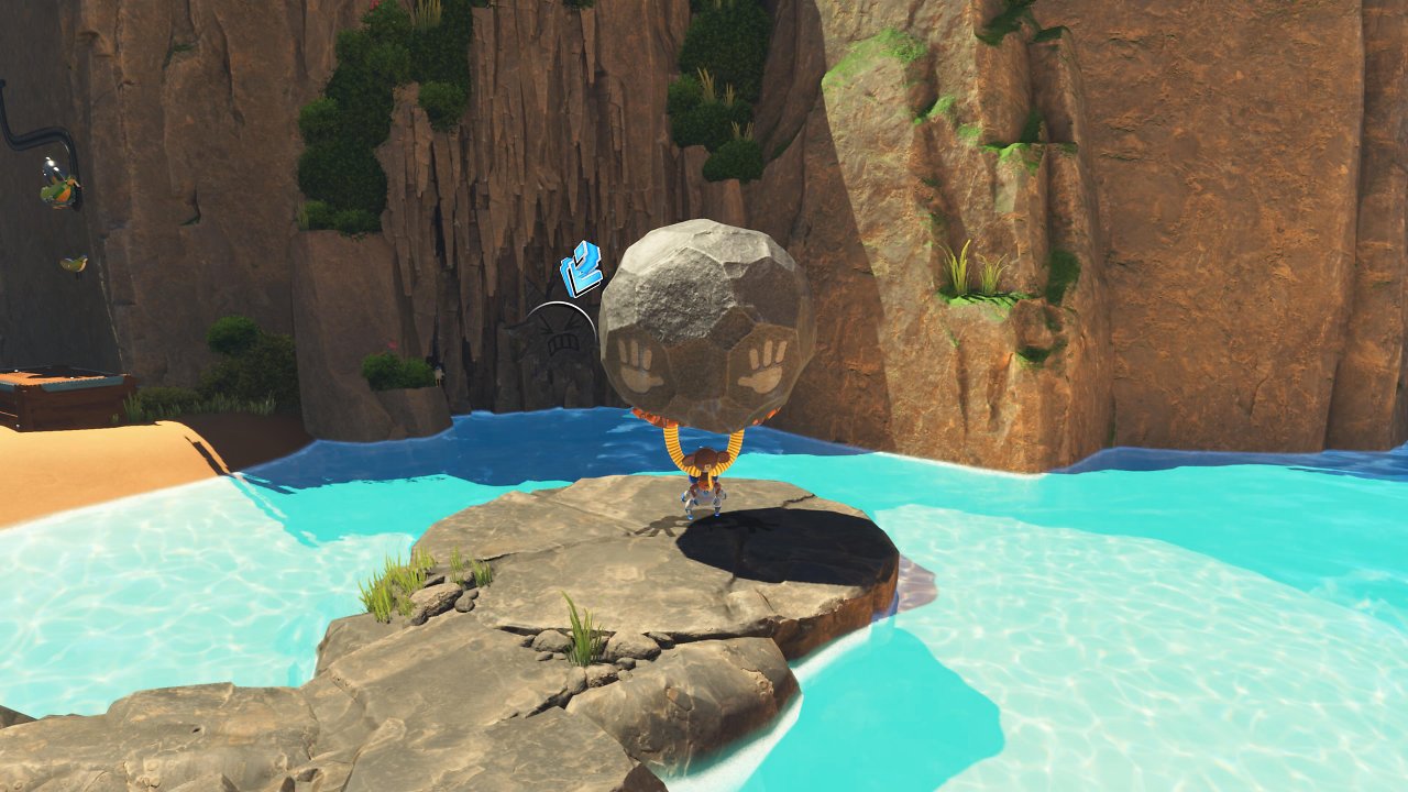 Astro Bot zielt mit einem Felsen auf eine marode Wand