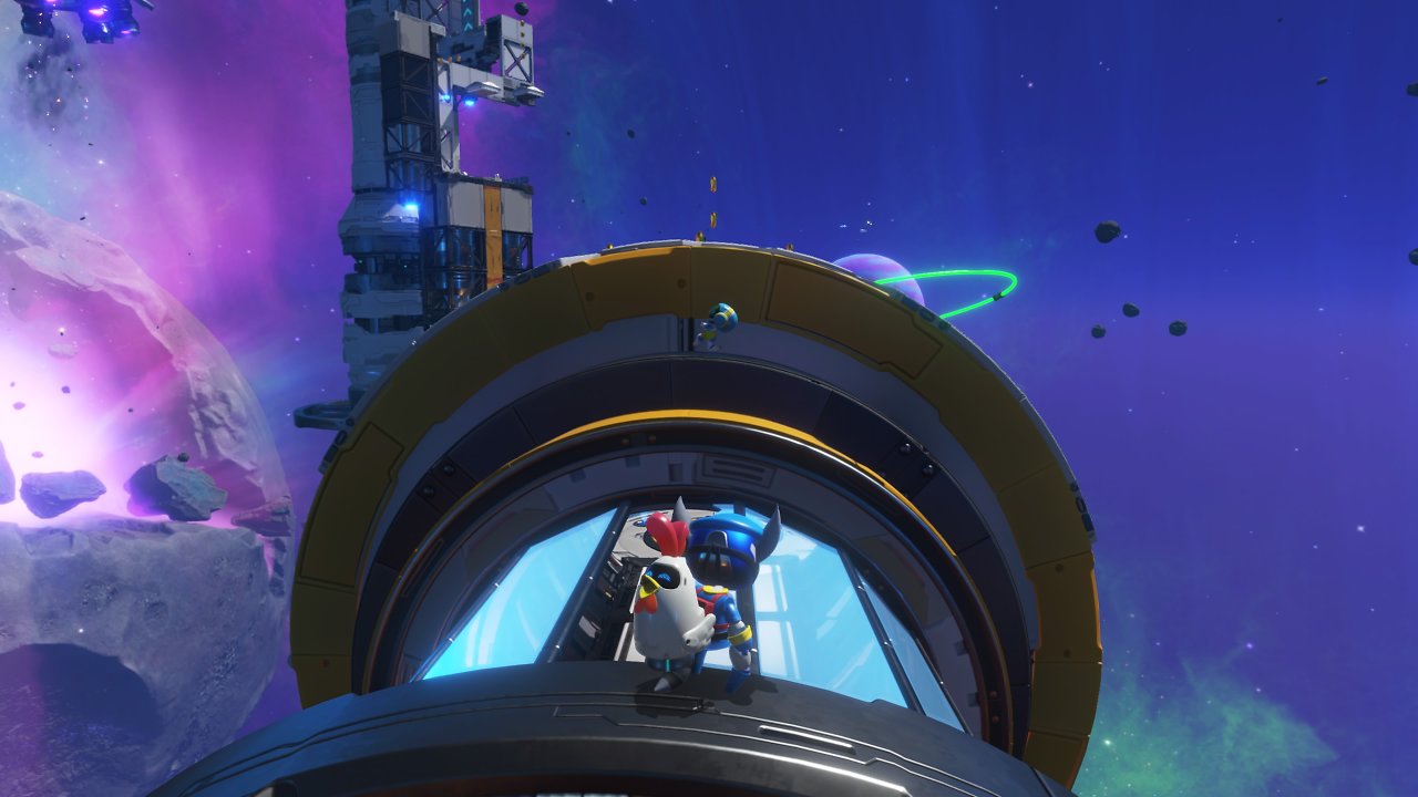 Astro Bot rettet einen anderen Bot