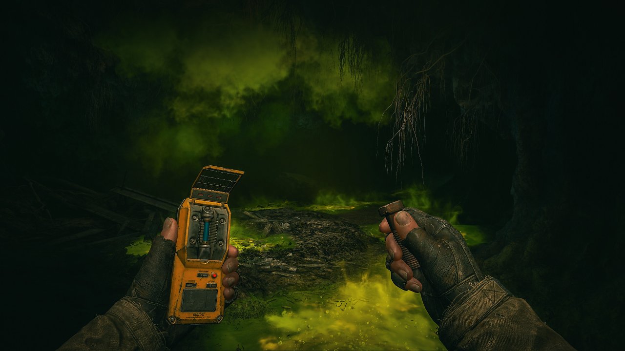 Mit einem Anomaliedetektor in einer Höhle.