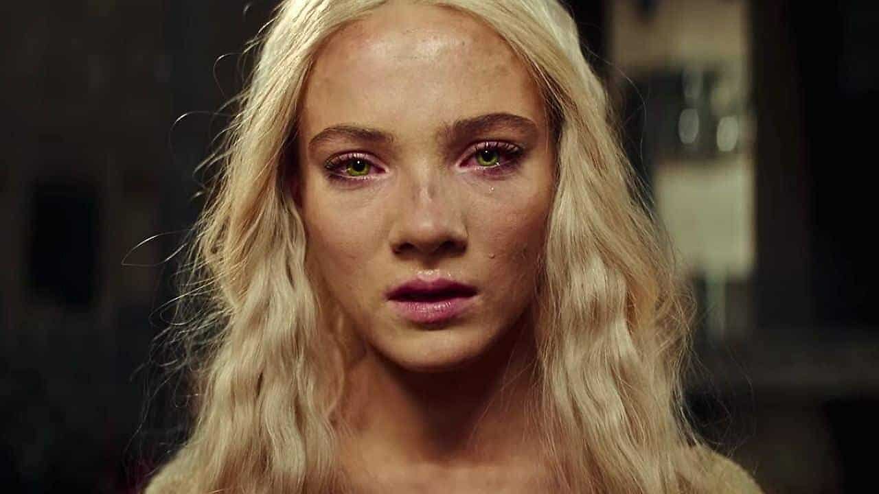 Freya Allan als Ciri in der Netflix-Serie The Witcher