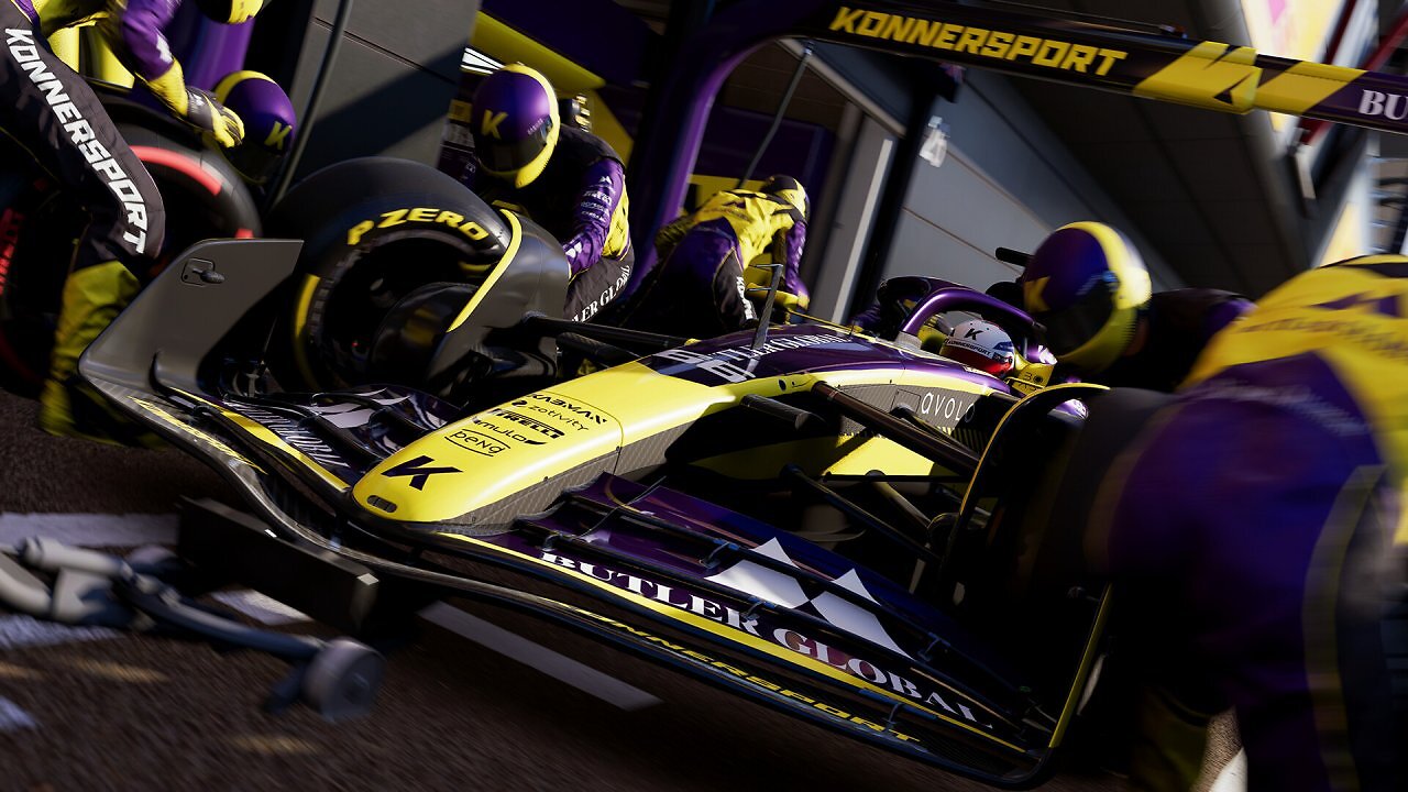 Ein Formel-1-Bolide beim Boxenstopp
