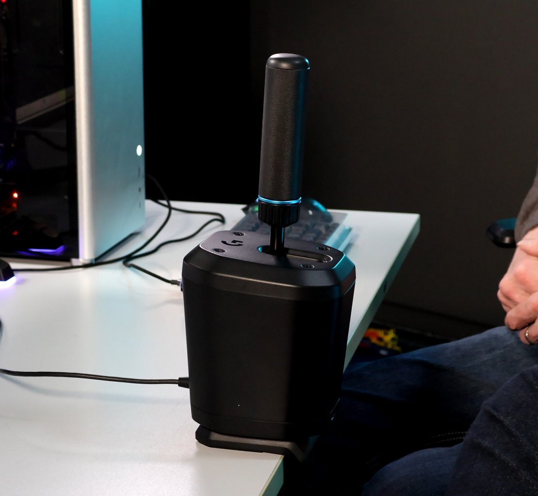 [05/12/2025] Der Logitech RS Shifter & Handbrake ist praktisch für alle Rallye-Spiele und mit sämtlichen Hardware-Produkten kompatibel.