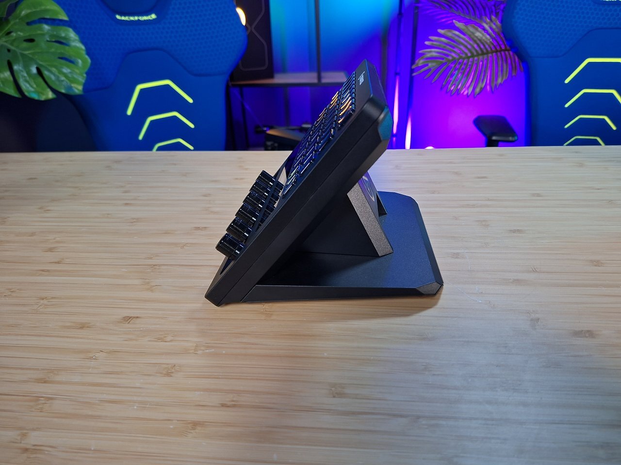 [27/03/2026] Das Stream Deck + XL von rechts