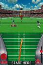 Wenigstens bei den Fieldgoals muss man mit dem Touchscreen arbeiten. Richtung und St&auml;rke des Kicks werden eingestellt.
