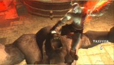 Augenstechen: Kratos geht auch auf der PSP wieder mit schonungsloser Brutalität zu Werke.