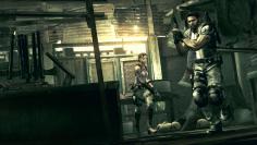 In Resident Evil 5 arbeiten die Entwickler mit sehr offensiven Methoden, um dem Spieler Angst einzuflößen: Sie machen den Käufer früh mit dem Feind bekannt und stellen ihm ganze Zombihorden in den Weg. Zwischendurch lassen Sie den Spieler durch geheimnissvolle Gebäude irren, um ihn dann urplötzlich mit Gegnermassen zu attackieren.