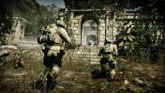Battlefield: Bad Company 2 Vietnam im Test: Das Aussehen der Karte Cao-Son-Tempel wird von dichter Vegetation und asiatischen Tempelruinen dominiert.
