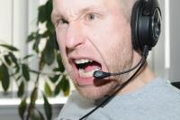 [b]Hacker erzwingen nervige Schutzmechanismen[/b]: Nach den Hacks und den steigenden Raubkopien sind für die Zukunft neue Schutzmechanismen vorstellbar. Etwa könnte es Sicherheits-Codes in den Verpackungen geben. Via Online-Dienst wird dann der Spielestart autorisiert. Folge: Games sind erst dann spielbar, wenn der Hersteller diese freigibt.