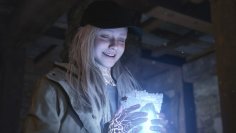 In "Shadows of Rose" spielen wir die Tochter von Ethan Winters. Die wurde durch den Megamyzeten mutiert, will ihre Fähigkeiten aber eigentlich möglichst schnell wieder los haben.&nbsp;