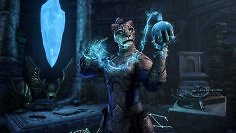 Khajiit hält magische Vase in The Elder Scrolls Online