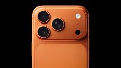 Apple möchte seine iPhones und iPads mit dem Update 26.4 besser schützen. Das Bild zeigt ein iPhone 17 Pro.