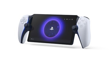 Die PS Portal (auf dem Bild zu sehen) gehört zu den Produkten, um an anderen Orten spielen zu können, war aber mehr ein Zubehör für die PS5. Folgt bald eine echte Handheld-Konsole?