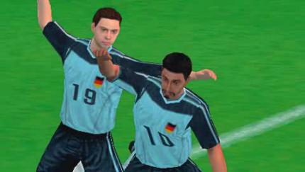 Die deutschen Spieler feiern einen Treffer.