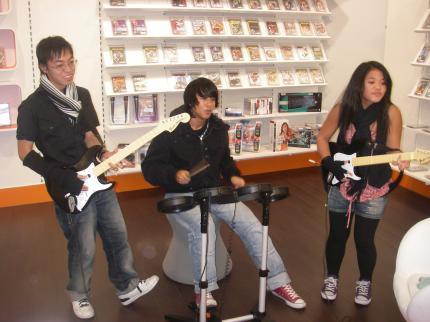 Rock Band: Fans des Musikspiels zocken ihre Lieblingssongs an
