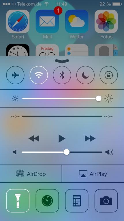iOS7 im Test: Das Kontrollzentrum im Overview.