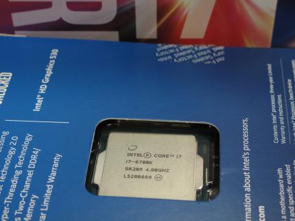 Der bei Übertaktern beliebte Core i7-6700K bekommt den etwas stärkeren Core i7-7700K aus der Kaby Lake-Familie als Cousin hinzu.