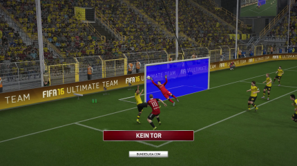 TV-Atmosphäre pur: Selbst die Torlinientechnik wird in FIFA 16 verwendet.