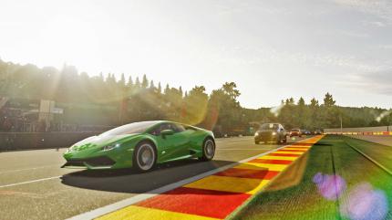 Forza 6 APEX steht im Windows Store kostenlos zum Download bereit.