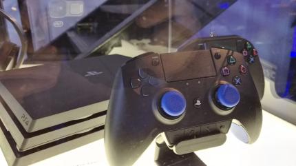 Sony selbst stellt keine 'Elite'-Controller für PS4 und PS4 Pro her, dafür aber Razer und Nacon. Die beiden Peripherie-Hersteller produzieren unter Lizenz speziell für Profi-Gamer konzipierte Controller. Die Preise sind bislang nicht bekannt.