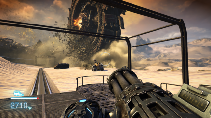 Diese rollende Kraftwerk-Turbine verfolgt uns fast schon komödiantische fünf Minuten lang durch die Wüste - eine der lustigsten und übertriebensten Szenen in Bulletstorm.