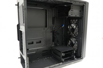 Das Focus G von Fractal Design für etwa 50 Euro verwendet Agando auch beim 1500-Euro-PC.