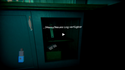 In Transference findet ihr manchmal Trägermedien wie diesen USB-Stick. Darauf sind VLOGs der Familie Hayes, die sich im Hauptmenü ansehen lassen.