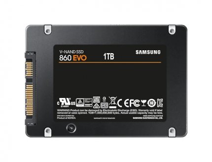 Bei dieser Samsung SSD 860 EVO sieht man links gut die beiden Anschluesse für SATA und Strom.