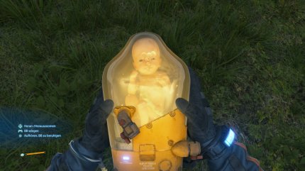 Mit der Bewegungssteuerung des PS4-Controllers wiegt ihr das Baby sanft hin und her, um es zu beruhigen.