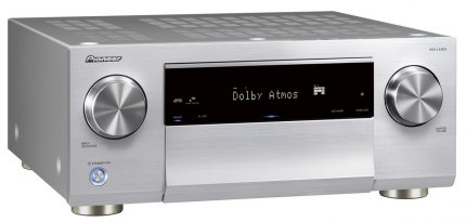 Die meisten AVRs gibt es in schwarz oder - wie dieser Pioneer VSX LX503 - in silber.