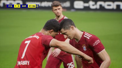 Obwohl Robert Lewandowski kurz vorher zum 1:0-Führungstreffer traf, blicken wir in sehr emotionslose Gesichter.&nbsp;