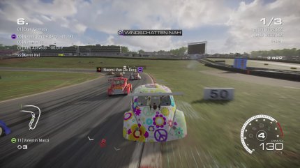 <strong>Trucks gegen Minis: </strong>Ein nettes Feature von Grid Legends ist die Möglichkeit, Events für Online-Spiele zu erstellen. So kann man beispielsweise Rampen und Booster mit einem Stadtkurs sowie Minis und Trucks verbinden.